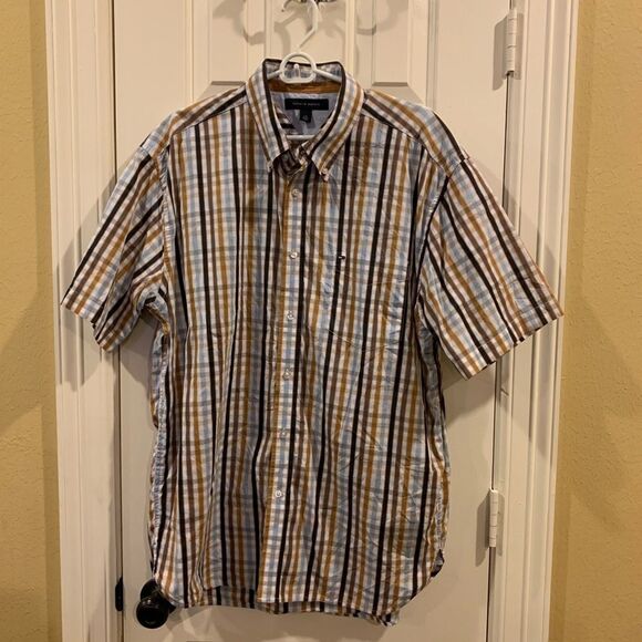Tommy Hilfiger plaid short sleeve button up shirt - Picture 1 of 5